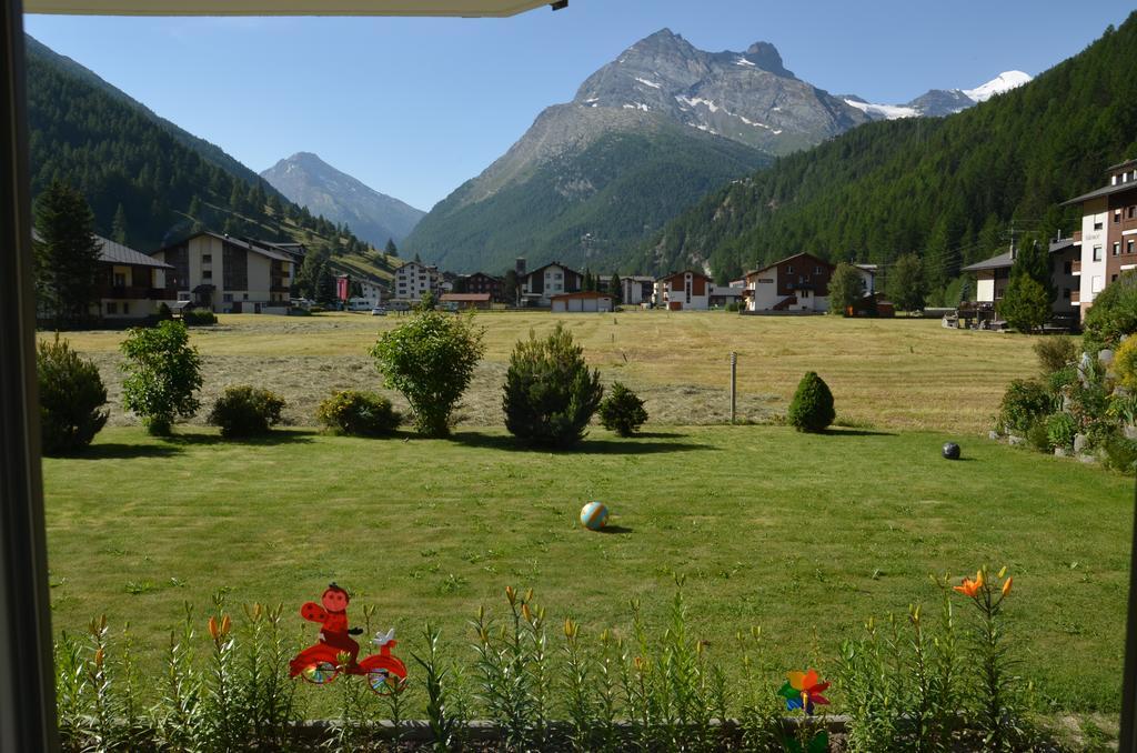 Haus Samurai Saas-Grund Rum bild