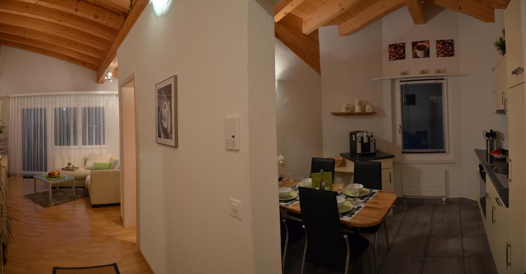 Haus Samurai Saas-Grund Rum bild